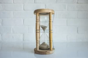 A sand timer late modernity