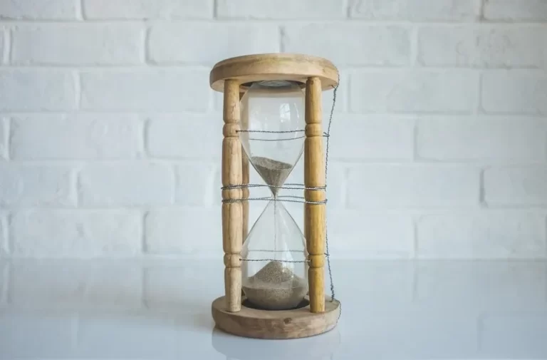A sand timer late modernity