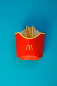 A medium mcdonalds fries