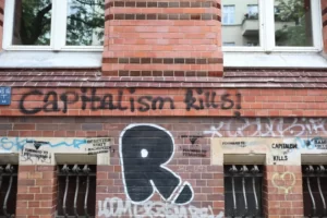 Graffitt which reads 'capitalism kills'