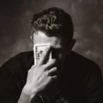 A man experiencing alienation