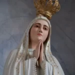A statue of mary