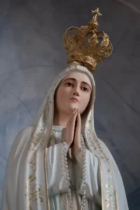 A statue of mary