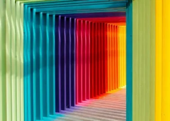 A square rainbow tunnel