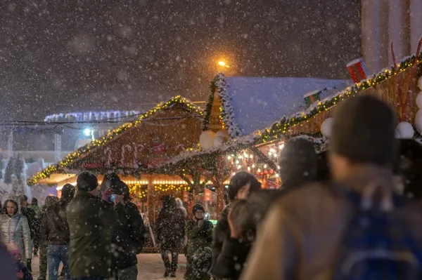 An idyllic christmas market scene